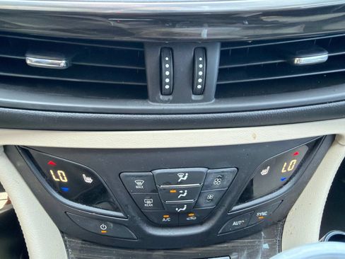 Used 2020 Buick Envision Preferred FWD image 15