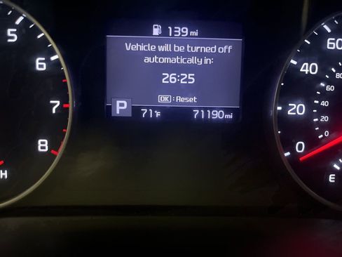 Used 2021 Kia Seltos EX image 2