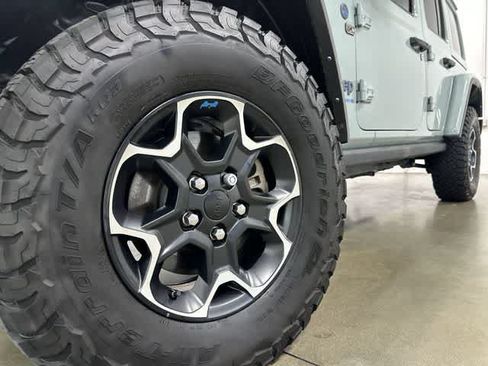 Used 2023 Jeep Wrangler Unlimited Rubicon 4xe w/ Cold Weather Group AWD/4WD image 29