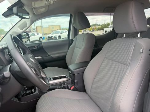 Used 2021 Toyota Tacoma SR5 RWD image 16