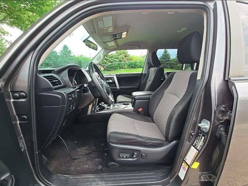 Used 2016 Toyota 4Runner SR5 AWD/4WD image 4
