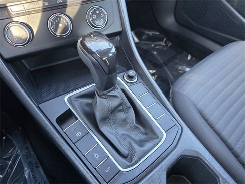 Used 2023 Volkswagen Jetta S image 23