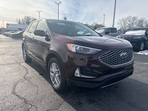 Used 2023 Ford Edge SEL w/ Convenience Package image 4
