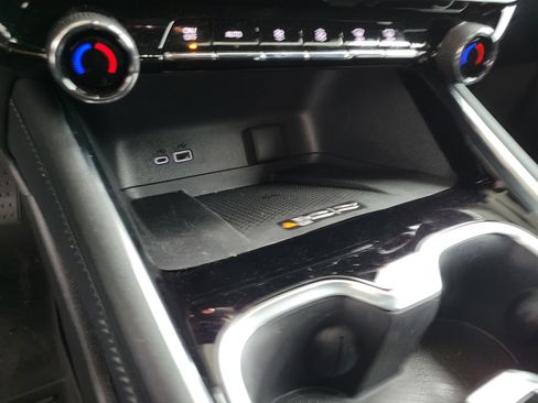 Used 2026 Chevrolet Traverse LT FWD image 18