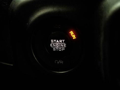 Used 2021 Jeep Wrangler Unlimited Sahara AWD/4WD image 30