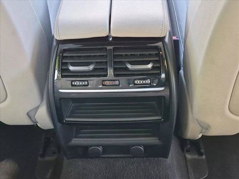 Used 2019 BMW 530i RWD image 18