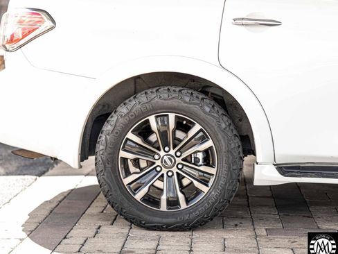 Used 2020 Nissan Armada SL w/ Premium Package RWD image 32