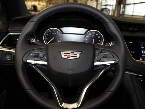 New 2025 Cadillac XT6 Luxury image 21