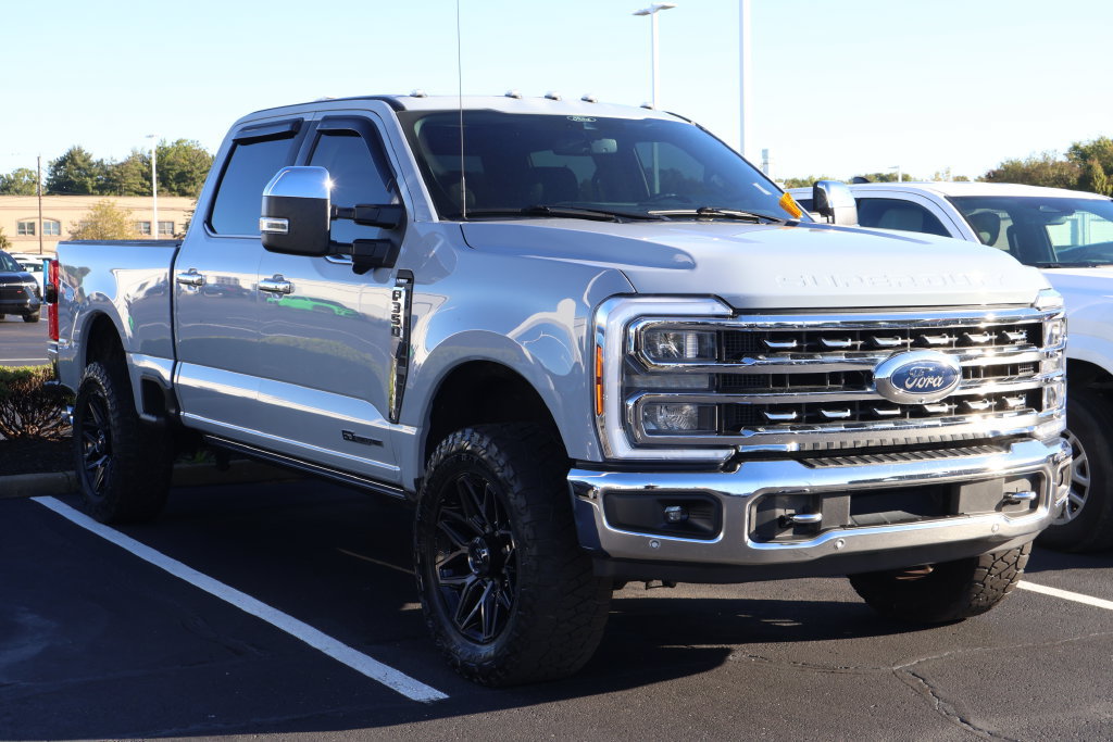 Used 2024 Ford F350 Lariat w/ Lariat Ultimate Package AWD/4WD image 3