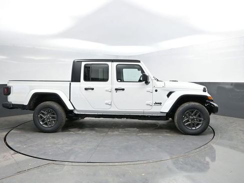 New 2026 Jeep Gladiator Sport image 8