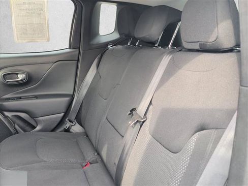 Used 2020 Jeep Renegade Altitude AWD/4WD image 19