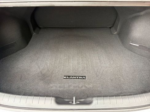 Used 2025 Hyundai Elantra Sport FWD image 31