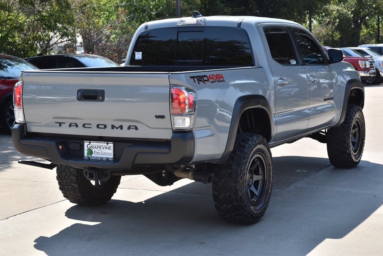 Used 2020 Toyota Tacoma TRD Off-Road AWD/4WD image 8