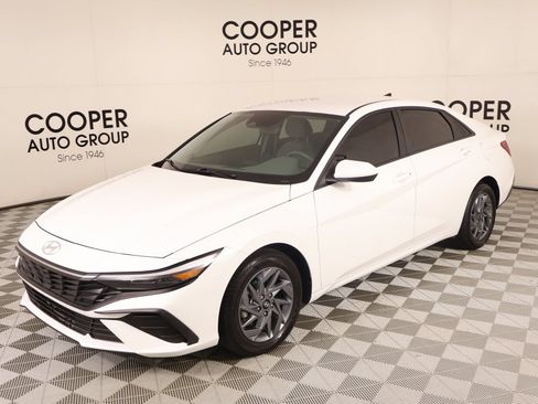 Used 2024 Hyundai Elantra SEL FWD image 10