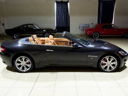 Used 2015 Maserati GranTurismo Convertible RWD image 28