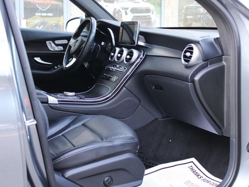 Used 2018 Mercedes-Benz GLC 300 4MATIC image 8