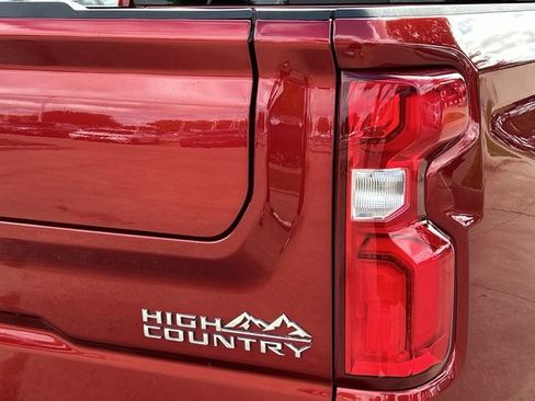 Used 2025 Chevrolet Silverado 1500 High Country w/ Technology Package AWD/4WD image 8