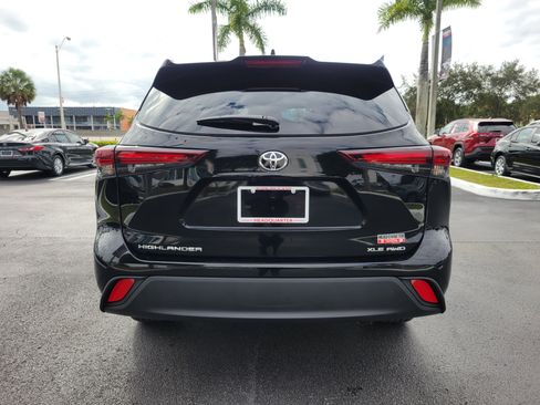 New 2026 Toyota Highlander XLE image 10