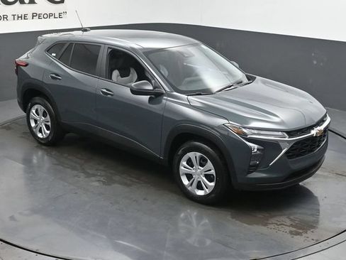 New 2026 Chevrolet Trax LS FWD image 26