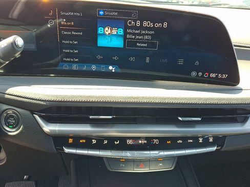 Used 2025 Cadillac XT4 Premium Luxury AWD/4WD image 18