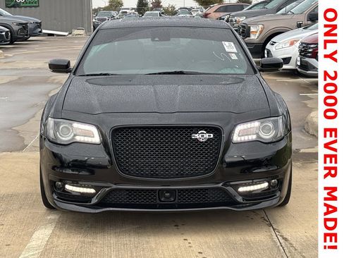 Used 2023 Chrysler 300 C image 5