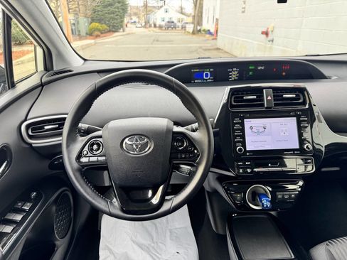 Used 2020 Toyota Prius Prime LE image 25