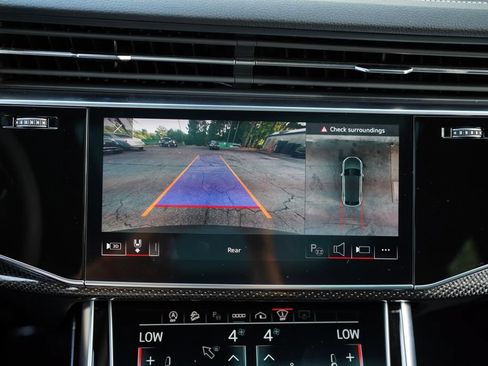 Used 2023 Audi SQ8 Prestige AWD/4WD image 29