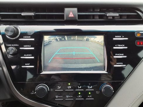 Used 2019 Toyota Camry L image 10