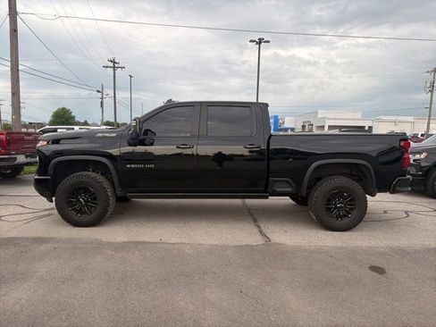 Used 2024 Chevrolet Silverado 2500 ZR2 w/ Technology Package AWD/4WD image 9