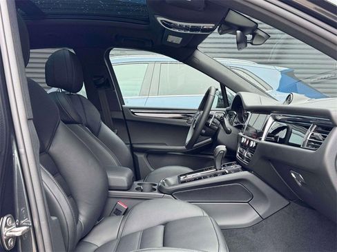 New 2026 Porsche Macan AWD/4WD image 17