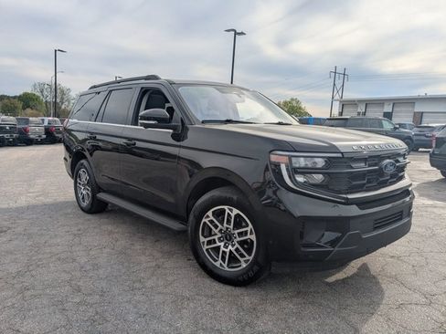 Certified 2025 Ford Expedition Active image 1