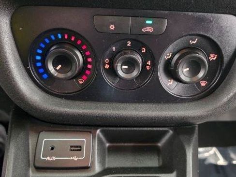 Used 2019 RAM ProMaster City Tradesman SLT FWD image 16