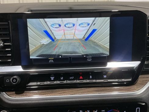 Used 2025 Chevrolet Silverado 2500 LT w/ Convenience Package image 18