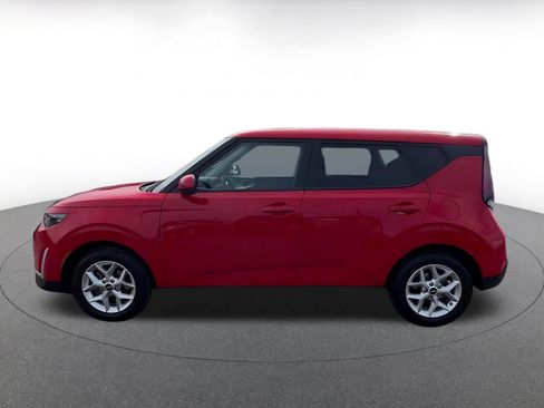 Used 2025 Kia Soul LX w/ LX Technology Package image 9