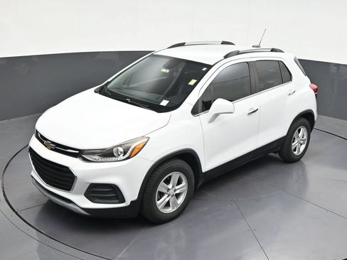 Used 2020 Chevrolet Trax LT w/ LT Convenience Package FWD image 15