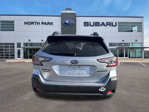 Used 2023 Subaru Outback Onyx Edition image 4