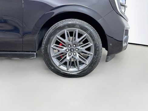 Used 2025 Ford Expedition Max Platinum w/ Stealth Performance Package AWD/4WD image 17