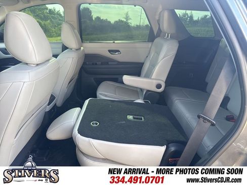 Used 2022 Nissan Pathfinder SL w/ SL Premium Package image 17