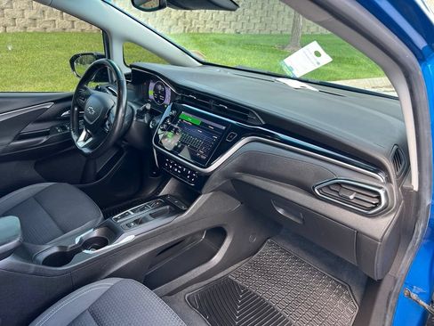 Used 2022 Chevrolet Bolt LT FWD image 27