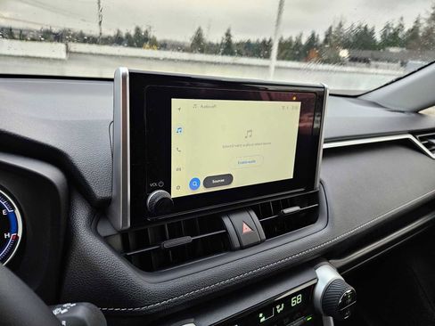 Certified 2025 Toyota RAV4 XLE image 29