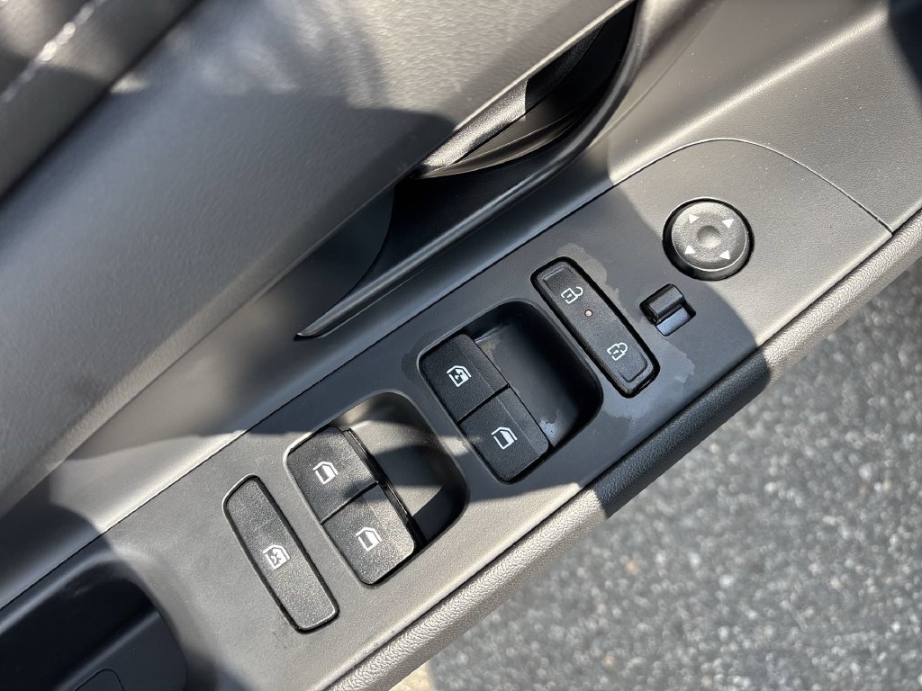 Used 2025 Hyundai Elantra Sport FWD image 15