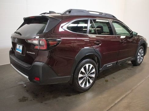 Used 2025 Subaru Outback Limited AWD/4WD image 4