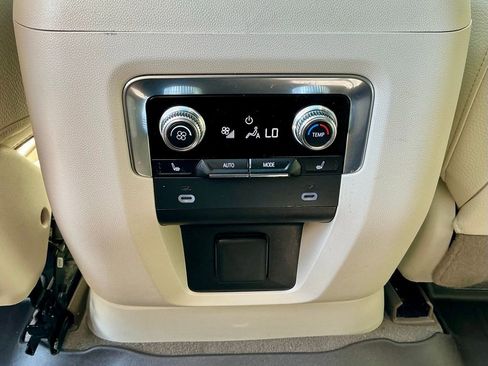 Used 2022 GMC Yukon Denali image 31