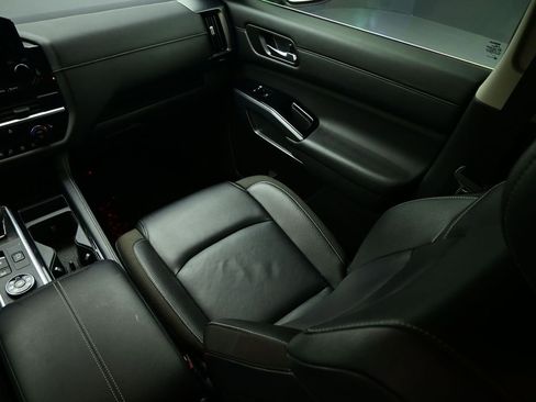 Used 2024 Nissan Pathfinder SL image 47