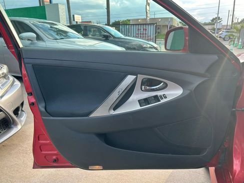 Used 2007 Toyota Camry SE FWD image 12