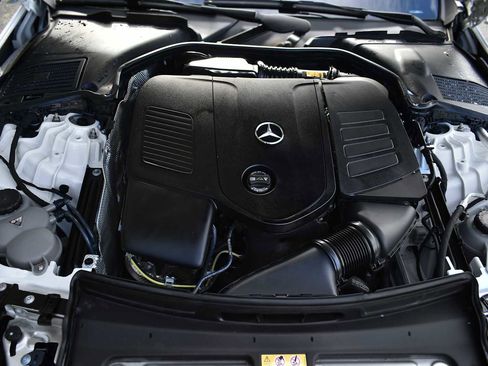 Used 2025 Mercedes-Benz C 300 4MATIC Sedan image 26