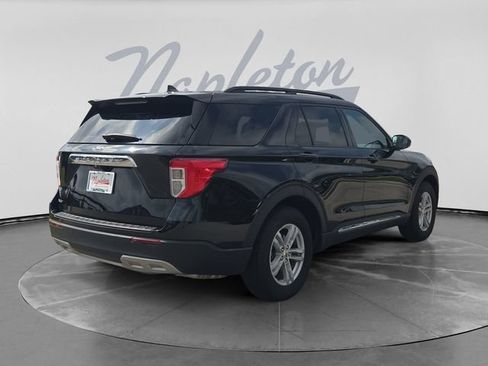 Used 2024 Ford Explorer XLT w/ Equipment Group 202A RWD image 8