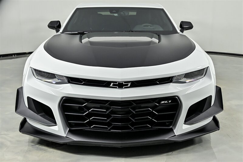 Used 2022 Chevrolet Camaro ZL1 RWD image 4