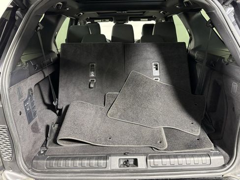 Used 2021 Land Rover Discovery S R-Dynamic image 29