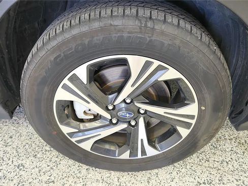 Used 2025 Subaru Crosstrek 2.5i Premium AWD/4WD image 13